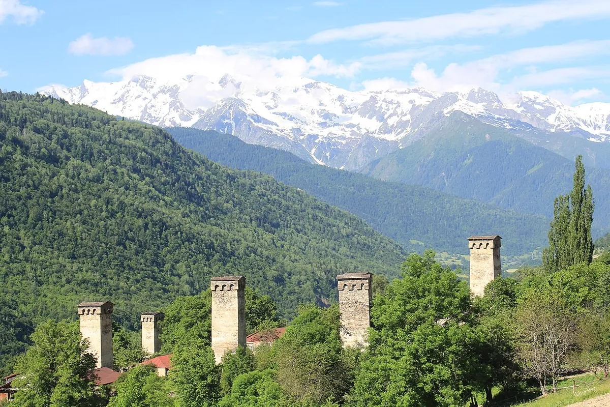 Сванські вежі біля Местії